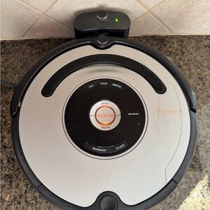 iRobot Roomba Vacuum Cleaner - Black and Silver